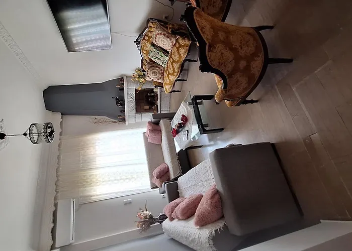 Valerias House Daire Aigio