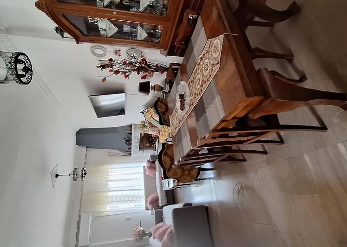 Valerias House *